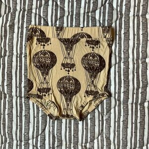 Kate Quinn hot air balloon high waisted bloomer